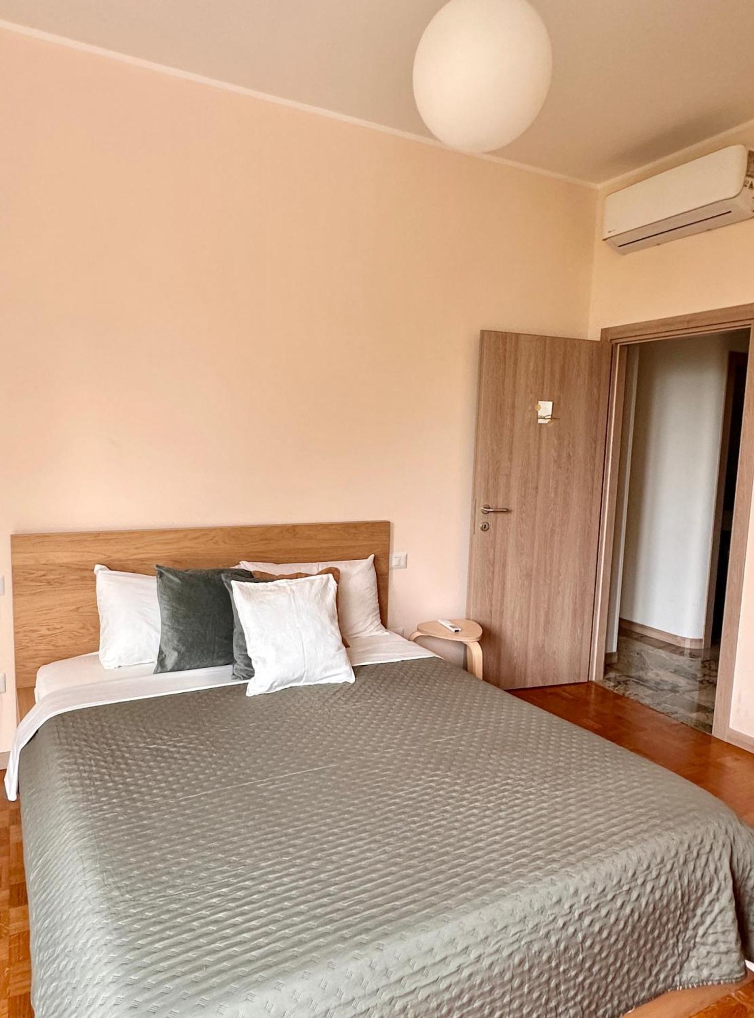 Casa Ling -Ac - Parking-2Bathrooms Como Buitenkant foto