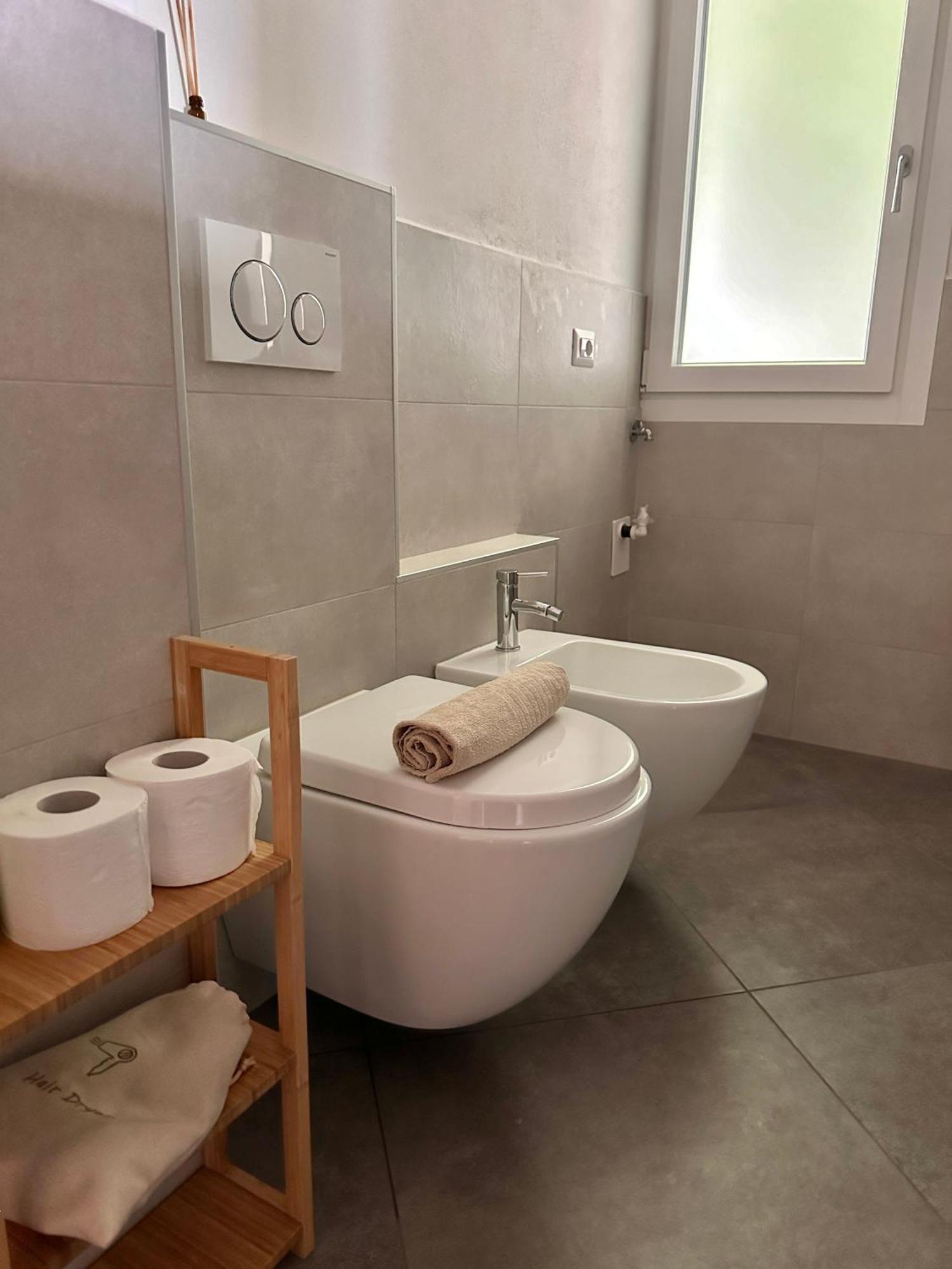 Casa Ling -Ac - Parking-2Bathrooms Como Buitenkant foto