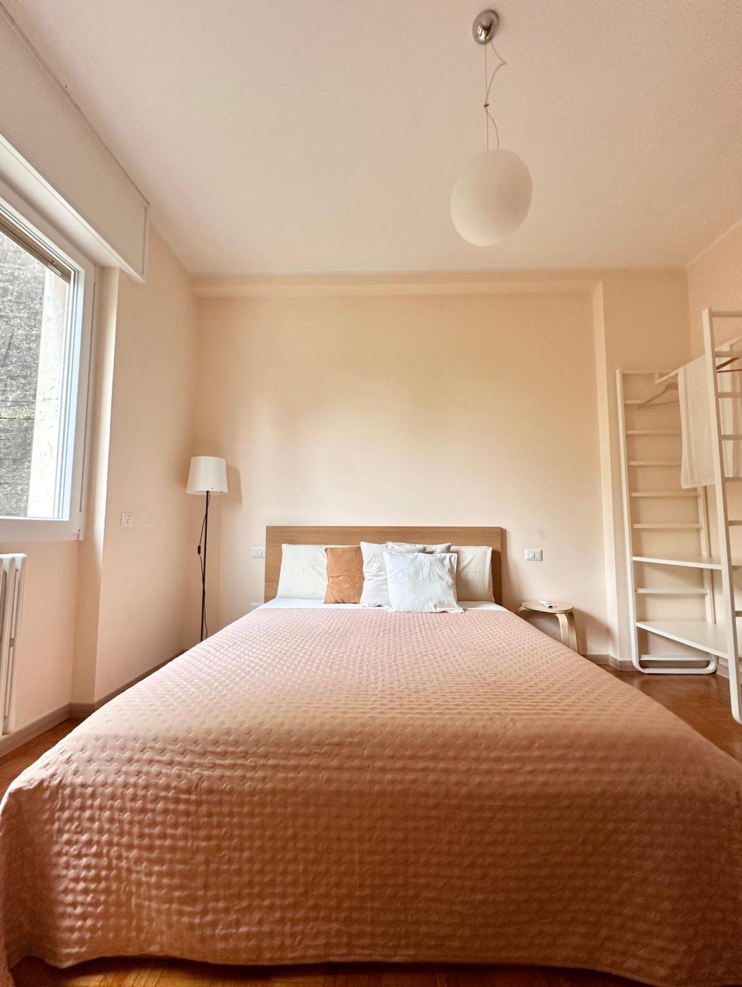 Casa Ling -Ac - Parking-2Bathrooms Como Buitenkant foto
