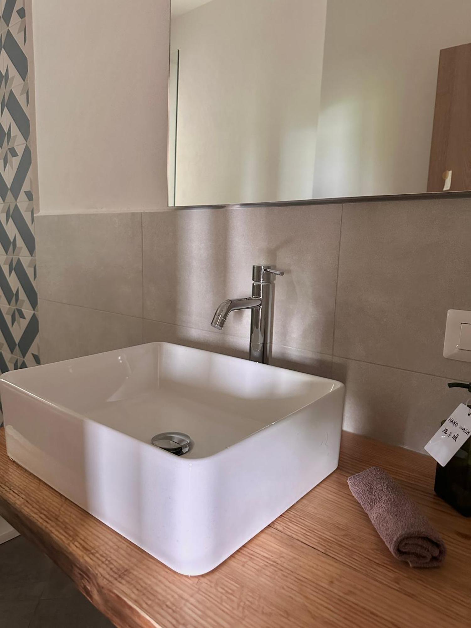 Casa Ling -Ac - Parking-2Bathrooms Como Buitenkant foto