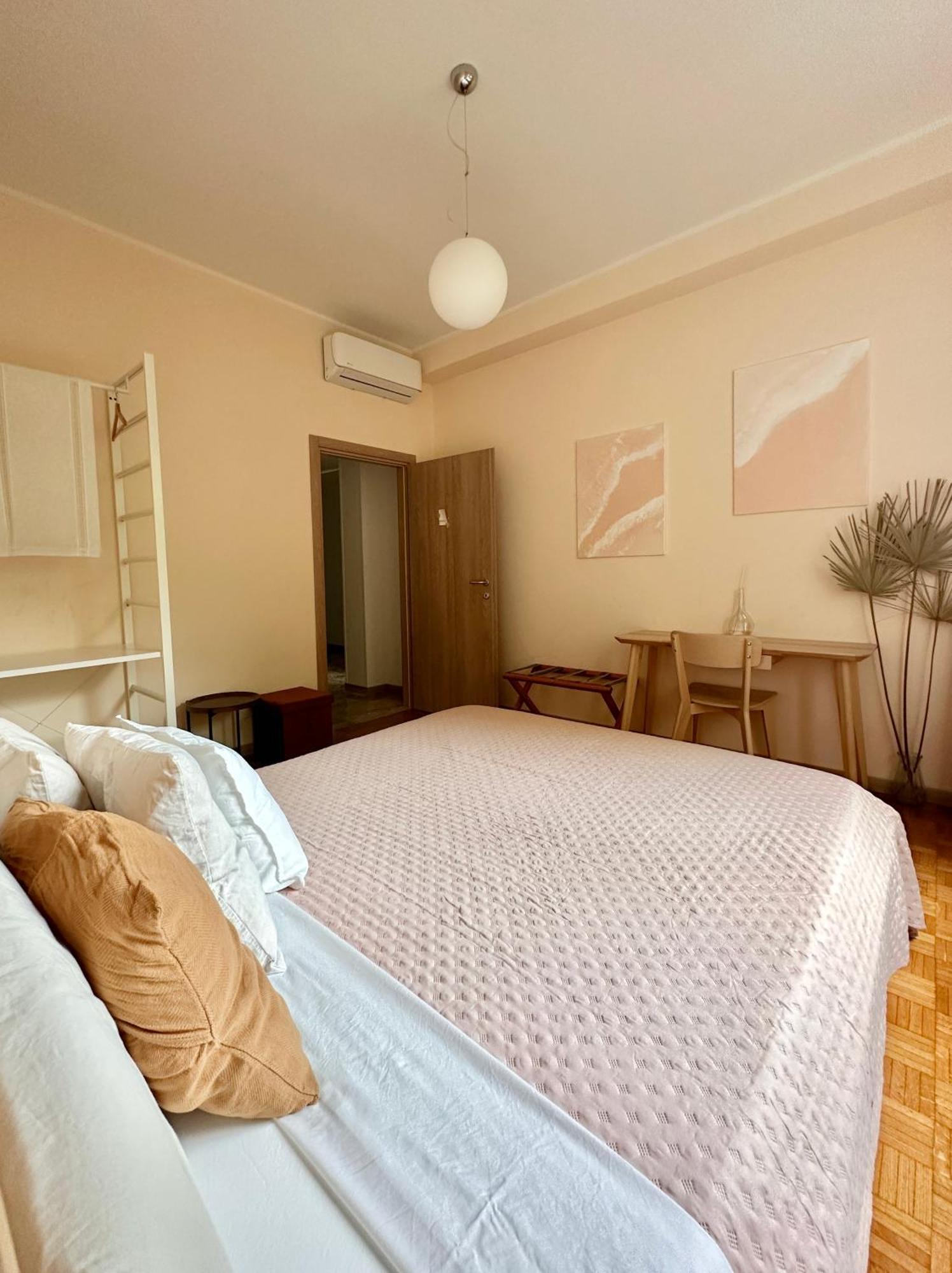 Casa Ling -Ac - Parking-2Bathrooms Como Buitenkant foto