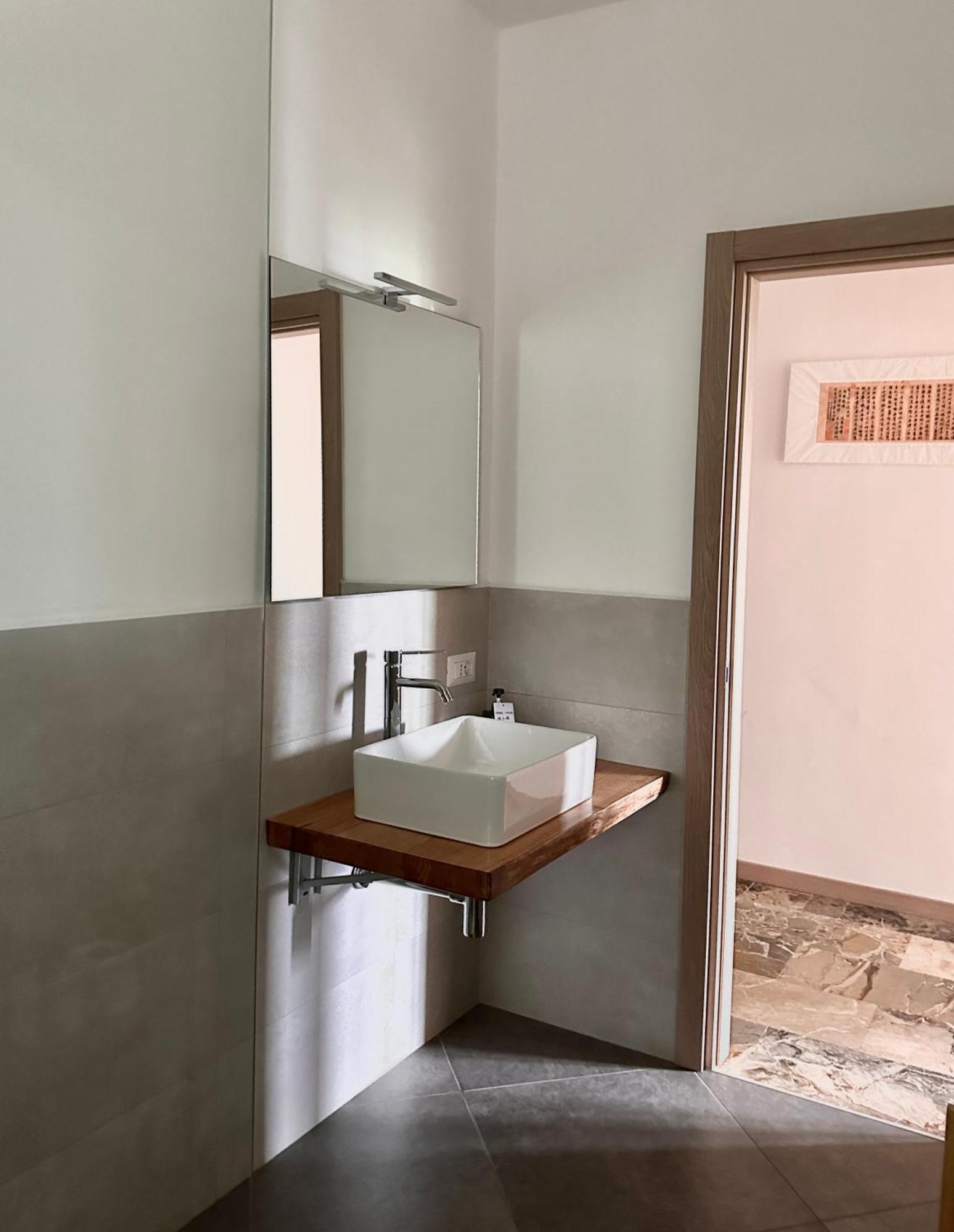 Casa Ling -Ac - Parking-2Bathrooms Como Buitenkant foto